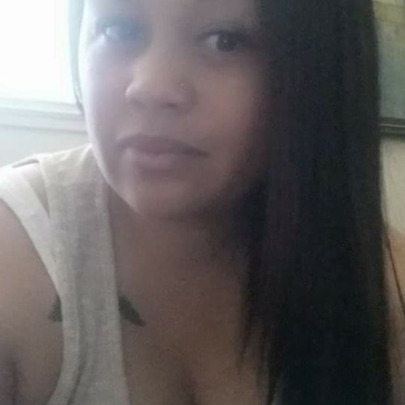 Meet your Posher, Raquel - Picture 1 of 2